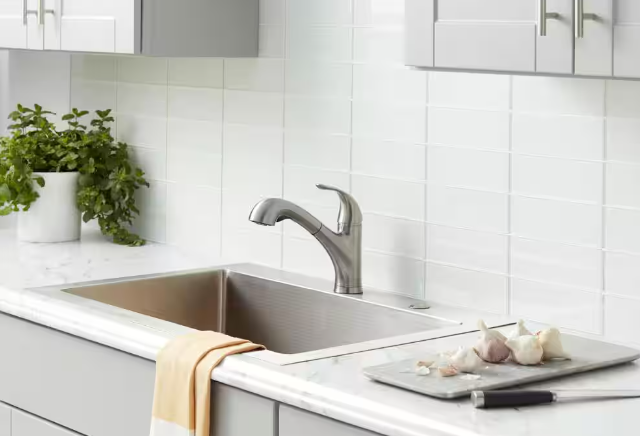 Glacier Bay Market Single-Handle Pull-Out Sprayer Kitchen Faucet in Stainless Steel